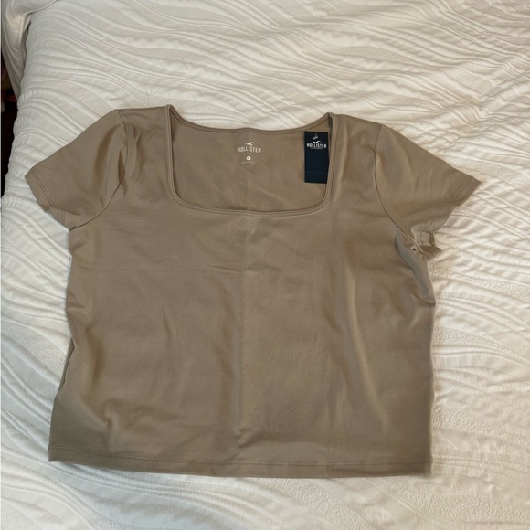 NWT Hollister Square Neck T-Shirt - Picture 4 of 7